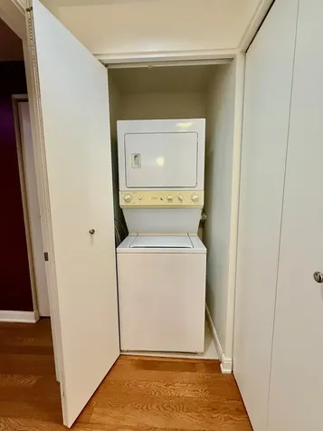 130 North Garland Court Chicago IL 60602