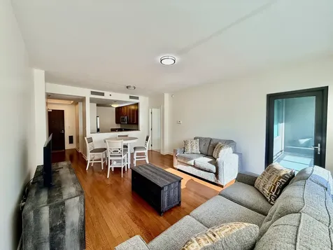 130 North Garland Court Chicago IL 60602