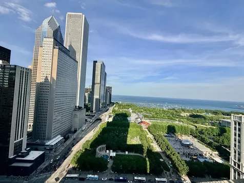130 North Garland Court Chicago IL 60602