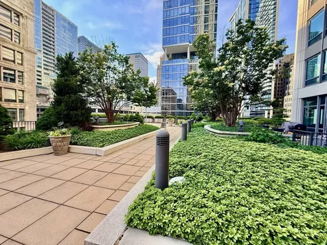 130 North Garland Court Chicago IL 60602