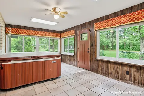 4121 Miller Oaks Drive Mchenry IL 60051