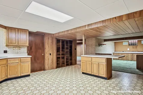 4121 Miller Oaks Drive Mchenry IL 60051
