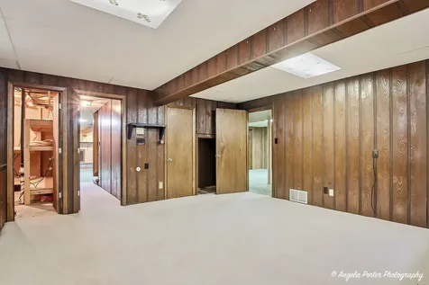 4121 Miller Oaks Drive Mchenry IL 60051