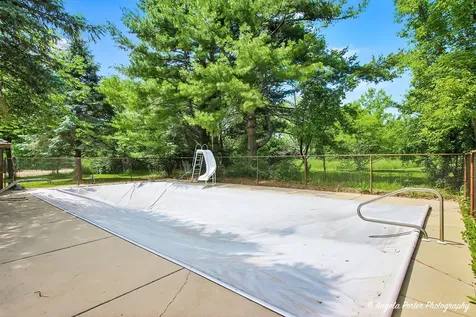 4121 Miller Oaks Drive Mchenry IL 60051