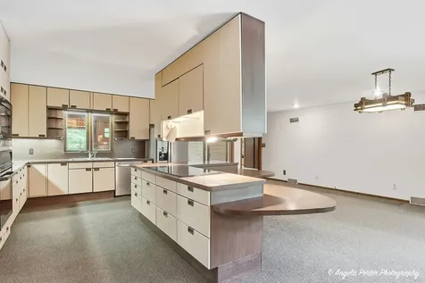 4121 Miller Oaks Drive Mchenry IL 60051