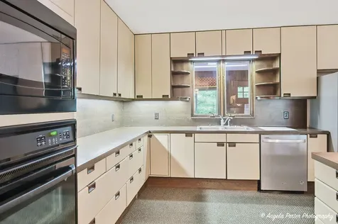 4121 Miller Oaks Drive Mchenry IL 60051