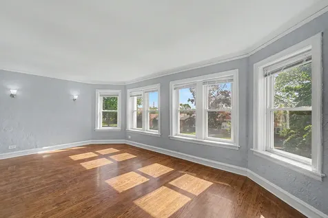10724 South Avenue C Chicago IL 60617