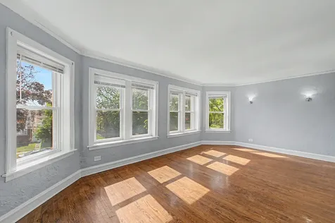 10724 South Avenue C Chicago IL 60617