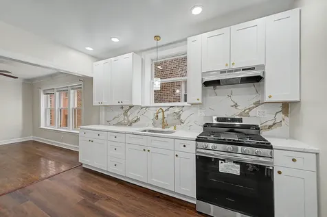 10724 South Avenue C Chicago IL 60617