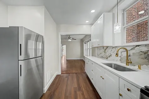 10724 South Avenue C Chicago IL 60617