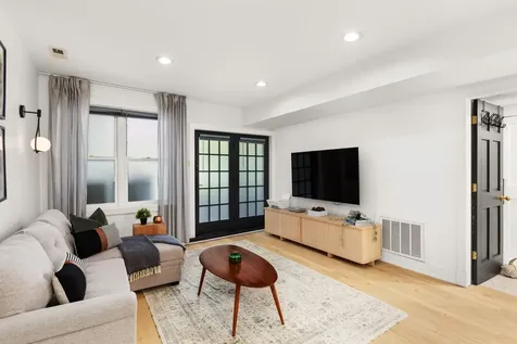 2124 North Sedgwick Street Chicago IL 60614