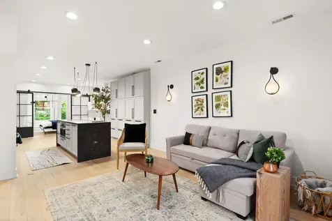 2124 North Sedgwick Street Chicago IL 60614