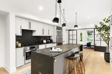 2124 North Sedgwick Street Chicago IL 60614