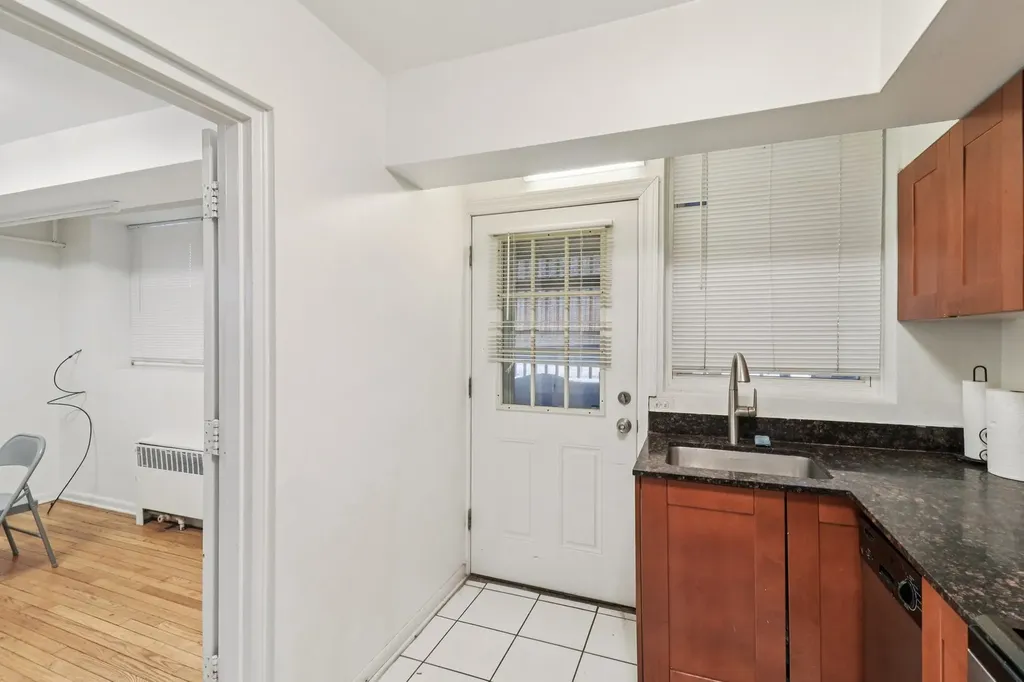 5325 North Francisco Avenue Chicago IL 60625