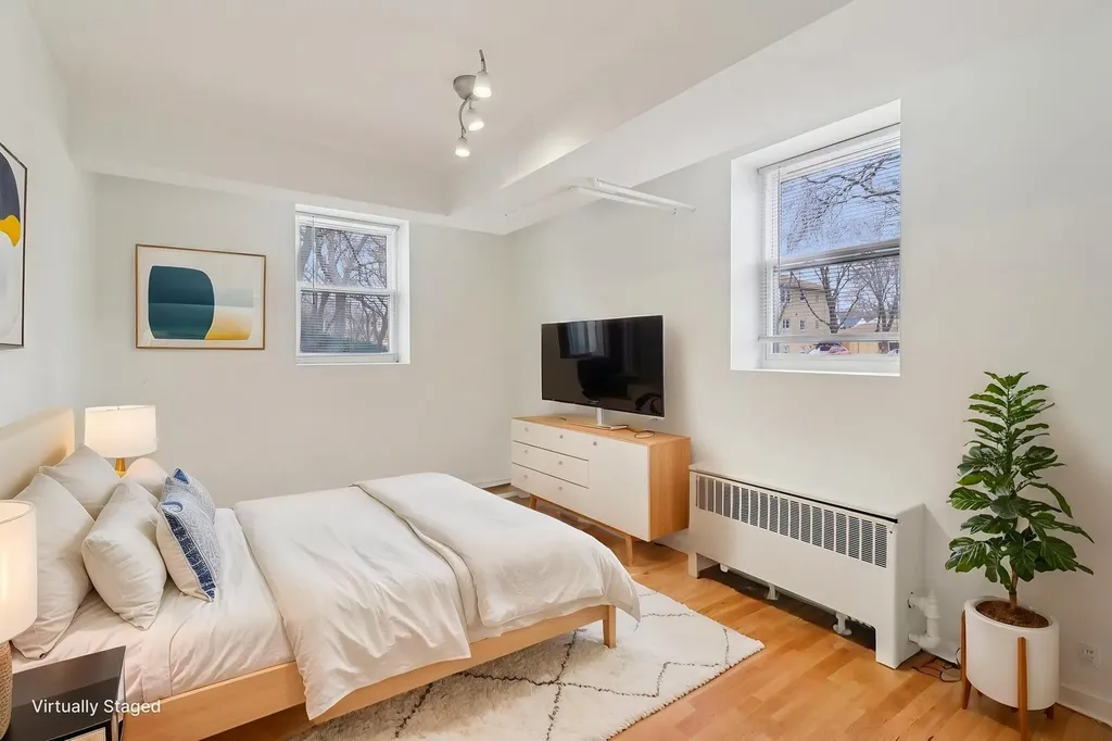 5325 North Francisco Avenue Chicago IL 60625