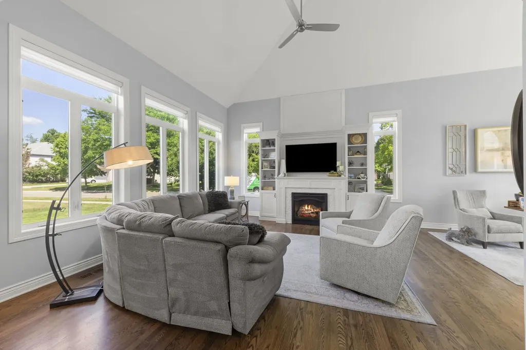 2367 Angela Lane Aurora IL 60502