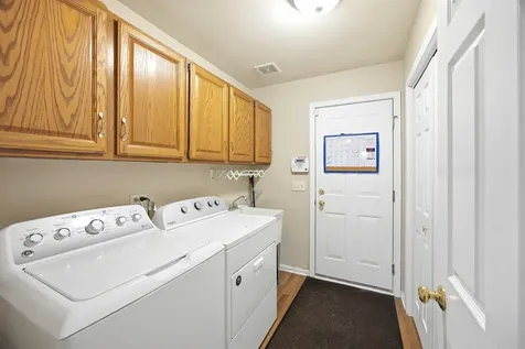 1447 Mackenzie Lane Elgin IL 60120