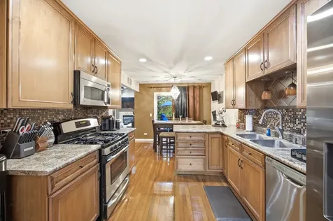 1447 Mackenzie Lane Elgin IL 60120