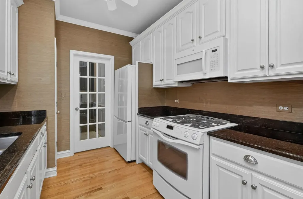 7940 Ashbrook Court Darien IL 60561