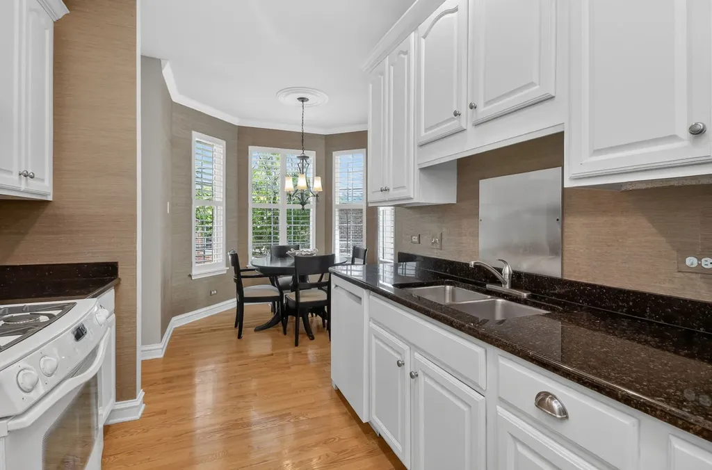 7940 Ashbrook Court Darien IL 60561