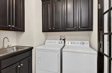 7940 Ashbrook Court Darien IL 60561