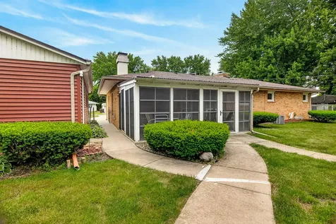 106 Superior Avenue Machesney Park IL 61115