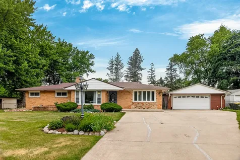 106 Superior Avenue Machesney Park IL 61115