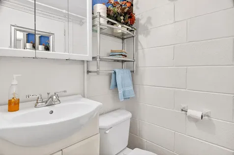 106 Superior Avenue Machesney Park IL 61115