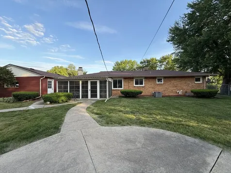 106 Superior Avenue Machesney Park IL 61115