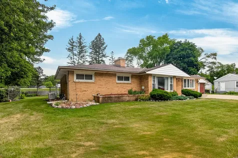 106 Superior Avenue Machesney Park IL 61115