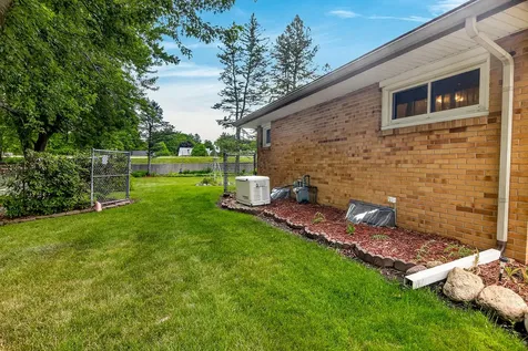 106 Superior Avenue Machesney Park IL 61115