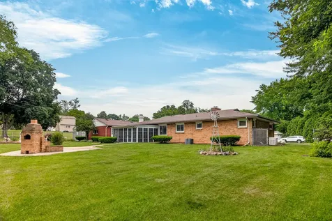 106 Superior Avenue Machesney Park IL 61115