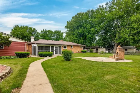 106 Superior Avenue Machesney Park IL 61115