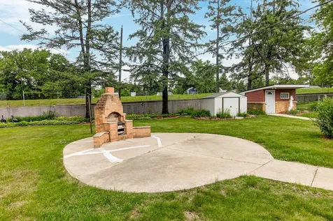 106 Superior Avenue Machesney Park IL 61115