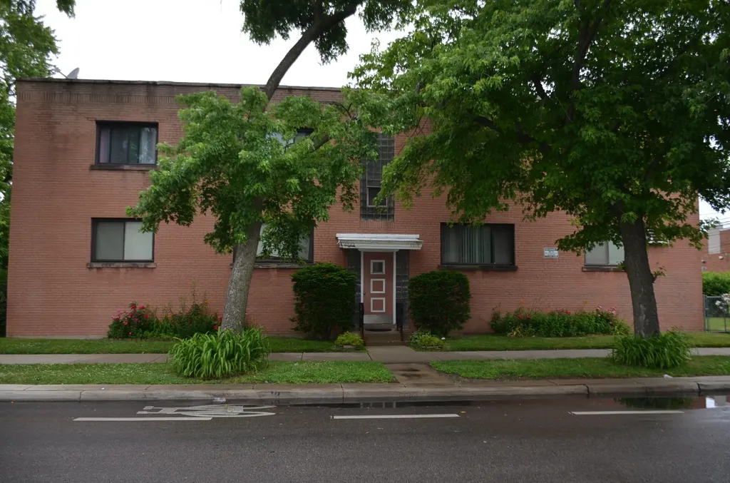 2822 West Granville Avenue Chicago IL 60659