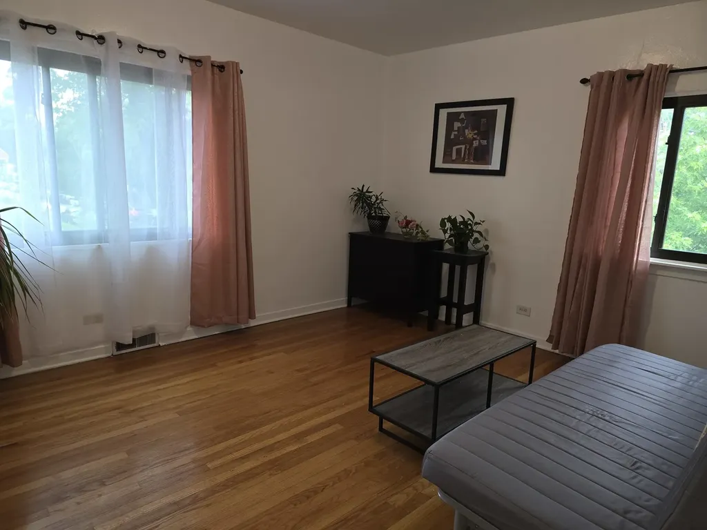 2822 West Granville Avenue Chicago IL 60659