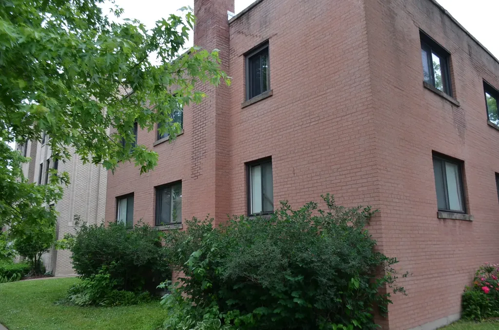 2822 West Granville Avenue Chicago IL 60659