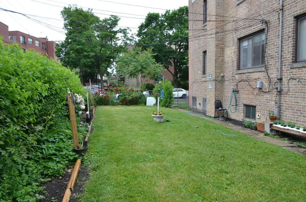 2822 West Granville Avenue Chicago IL 60659