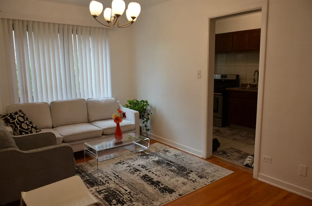 2822 West Granville Avenue Chicago IL 60659