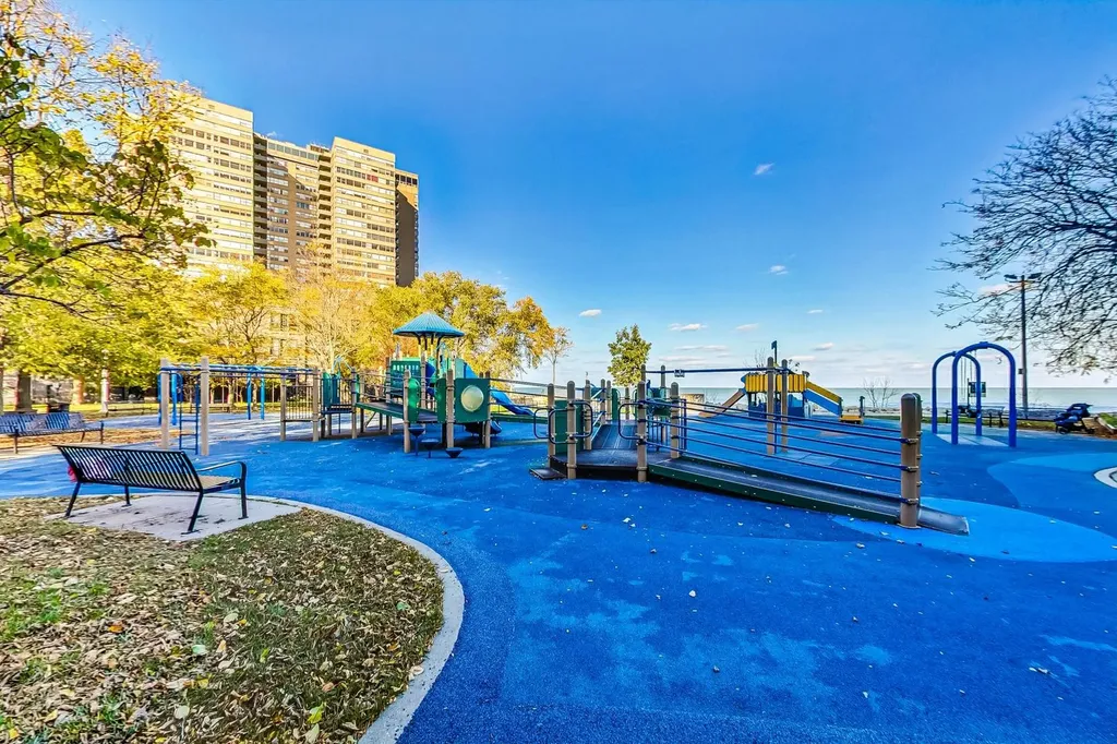 6301 North Sheridan Road Chicago IL 60660