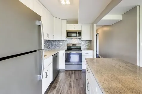 6301 North Sheridan Road Chicago IL 60660
