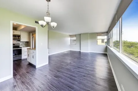 6301 North Sheridan Road Chicago IL 60660