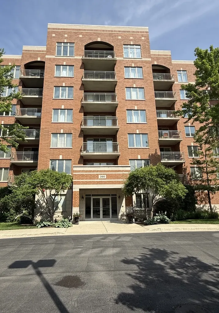 390 South Western Avenue Des Plaines IL 60016