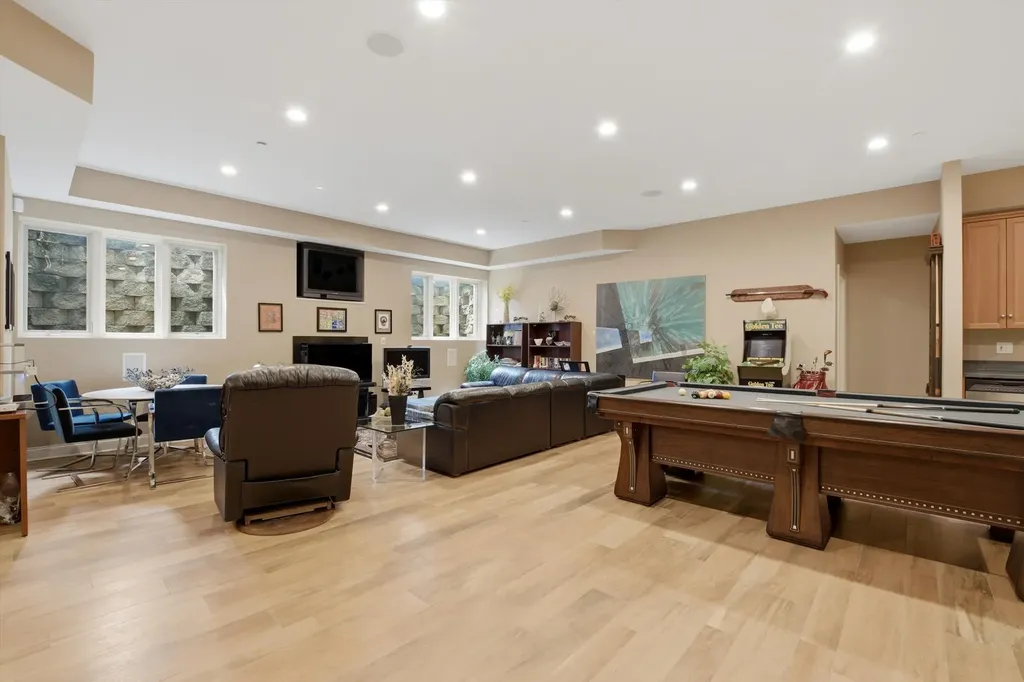 809 Edgemont Lane Park Ridge IL 60068