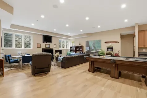 809 Edgemont Lane Park Ridge IL 60068