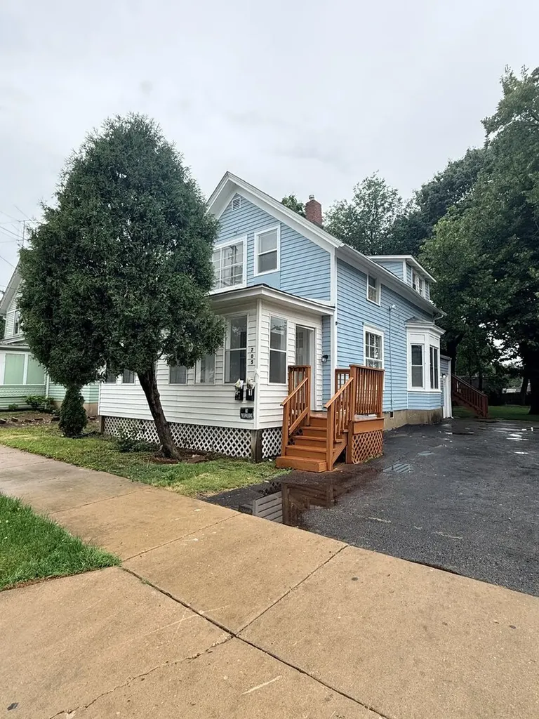 705 North Avenue Aurora IL 60505