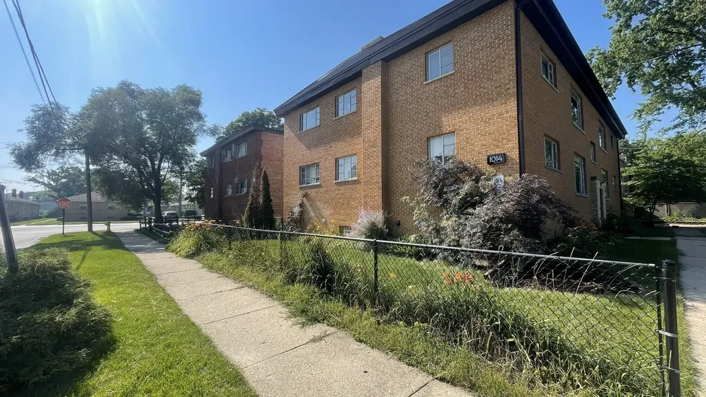 1014 Edwards Street Waukegan IL 60085