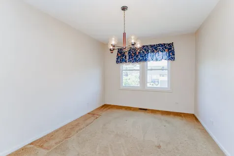 750 Michigan Lane Elk Grove Village IL 60007