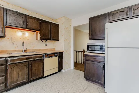 750 Michigan Lane Elk Grove Village IL 60007