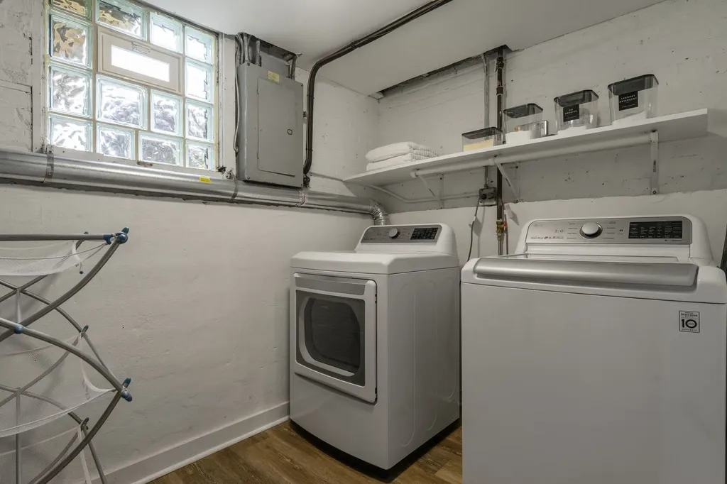4230 North Moody Avenue Chicago IL 60634